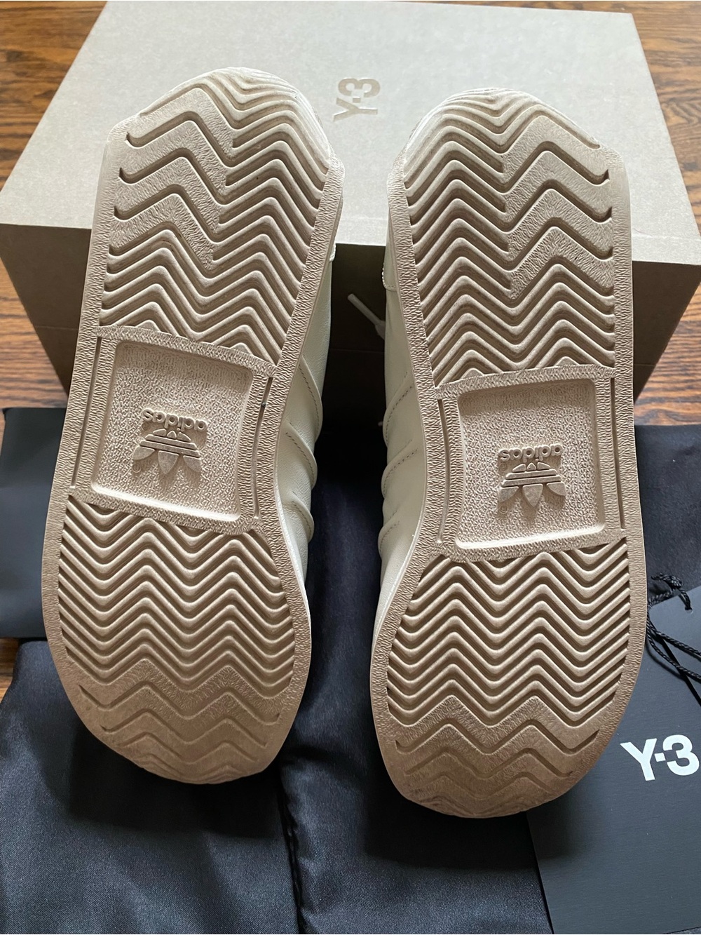 Y-3 "Country" Off-White Leather Low-Top Sneakers - Picture 8 of 11